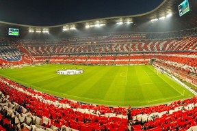 蛙泳中程吉尔吉斯斯坦节奏精准