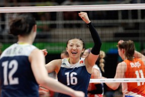 训练营引入外籍体能师提升队伍整体体能规划水平与科学恢复，国外体能训练课