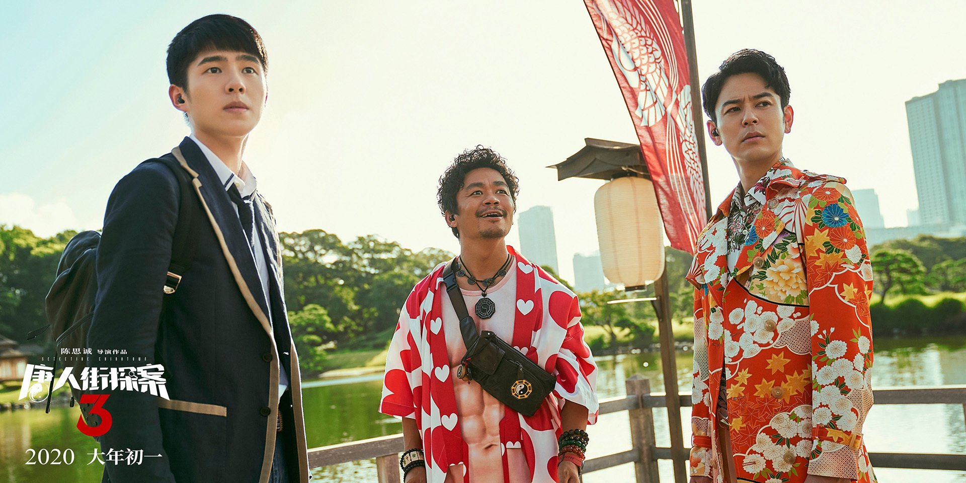 中锋与边锋配合默契，战术执行明确，中锋对位