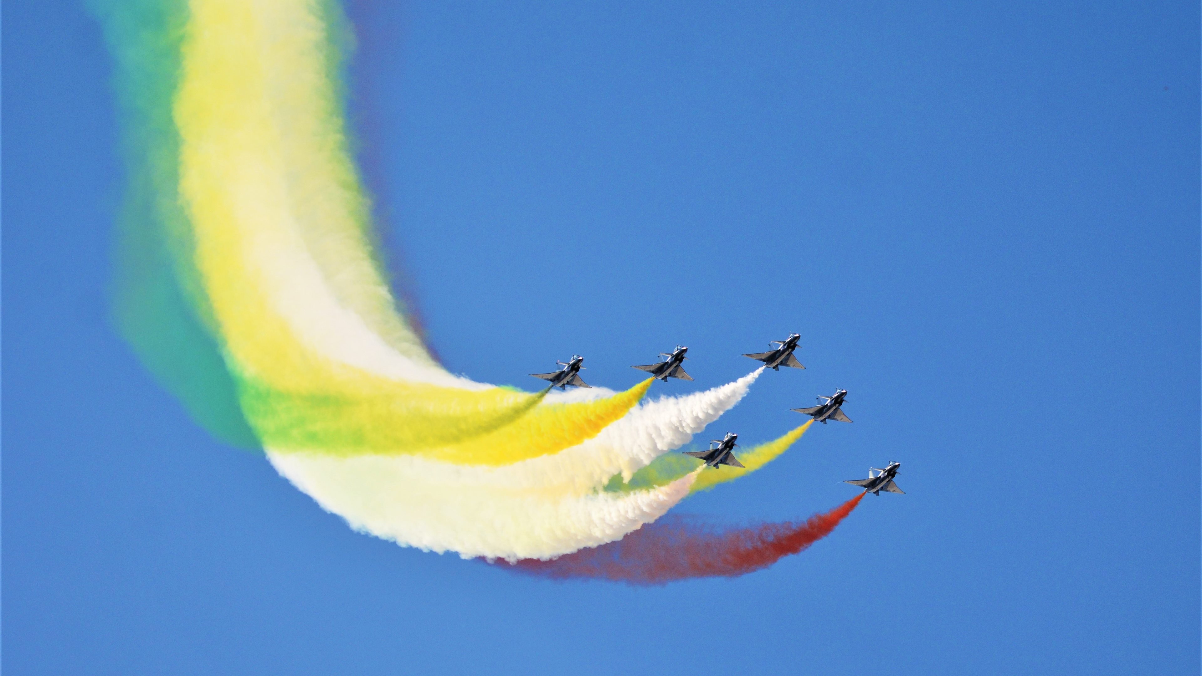 各地联赛交流互动频繁为国内竞技水平整体提升提供动力，多个联赛和国家地区