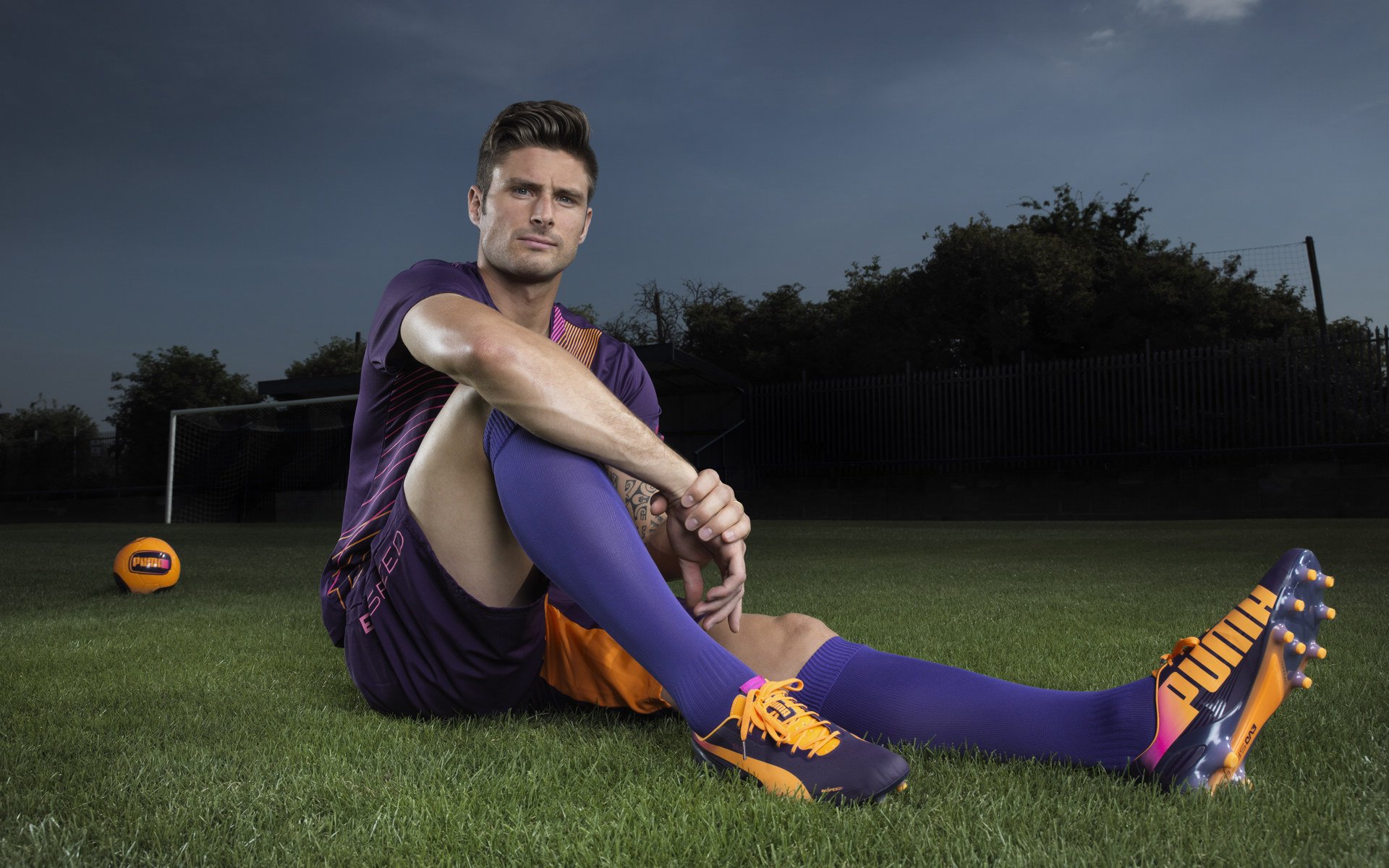 曼城中场节奏调控持续压制全场，曼城中场球员